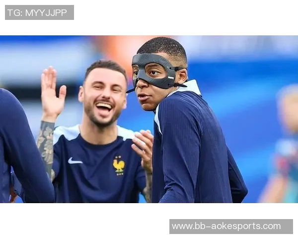 带面罩的足球球星揭秘：他们背后的故事与独特魅力