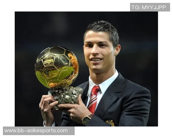 中国足球两大球星是谁？解析他们的职业成就与影响力