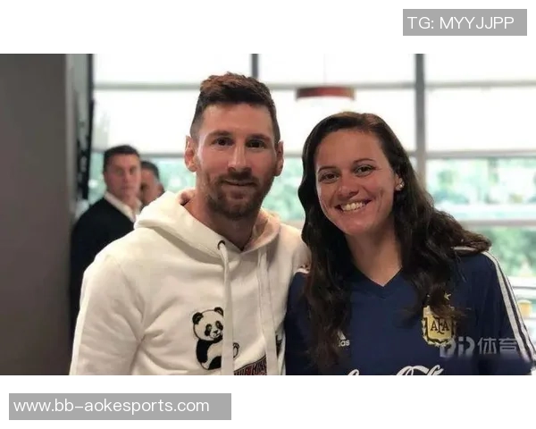 喜欢梅西的国外女足球星如何看待他对足球的影响与激励作用